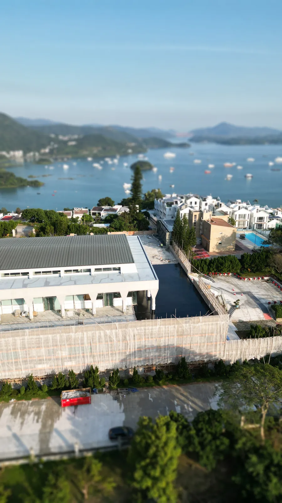 西貢區私人會址工程：會址建築、屋面及西貢海灣的遠距航拍